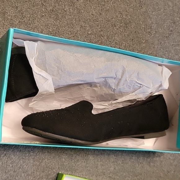 Y Not Hillary 2…Black Flats..8.5 M - Picture 6 of 10